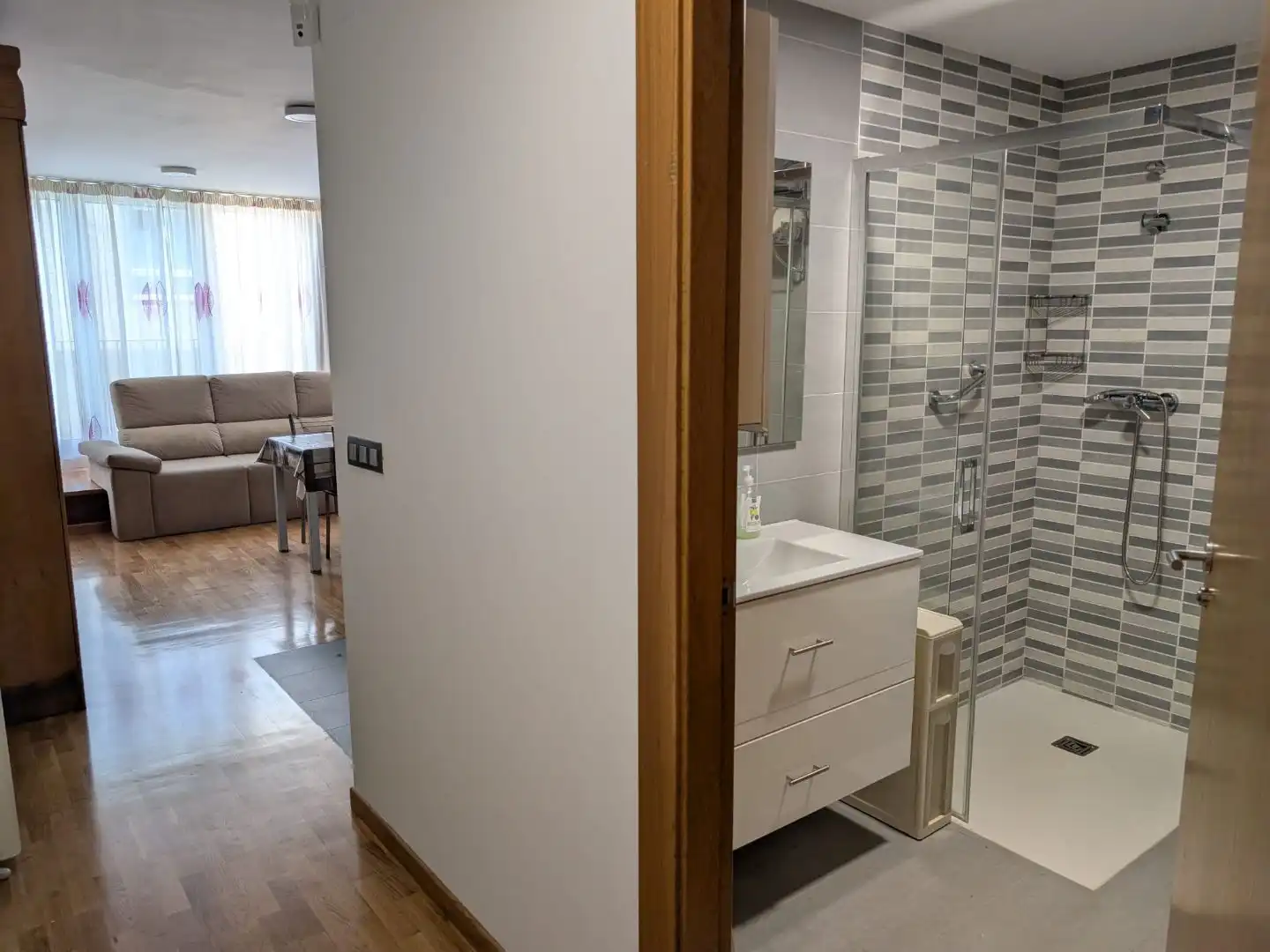 Pis de lloguer a Rúa Garrucha, 4, Liáns Bany de Pis de lloguer en Oleiros amb Calefacció, Parquet i Terrassa