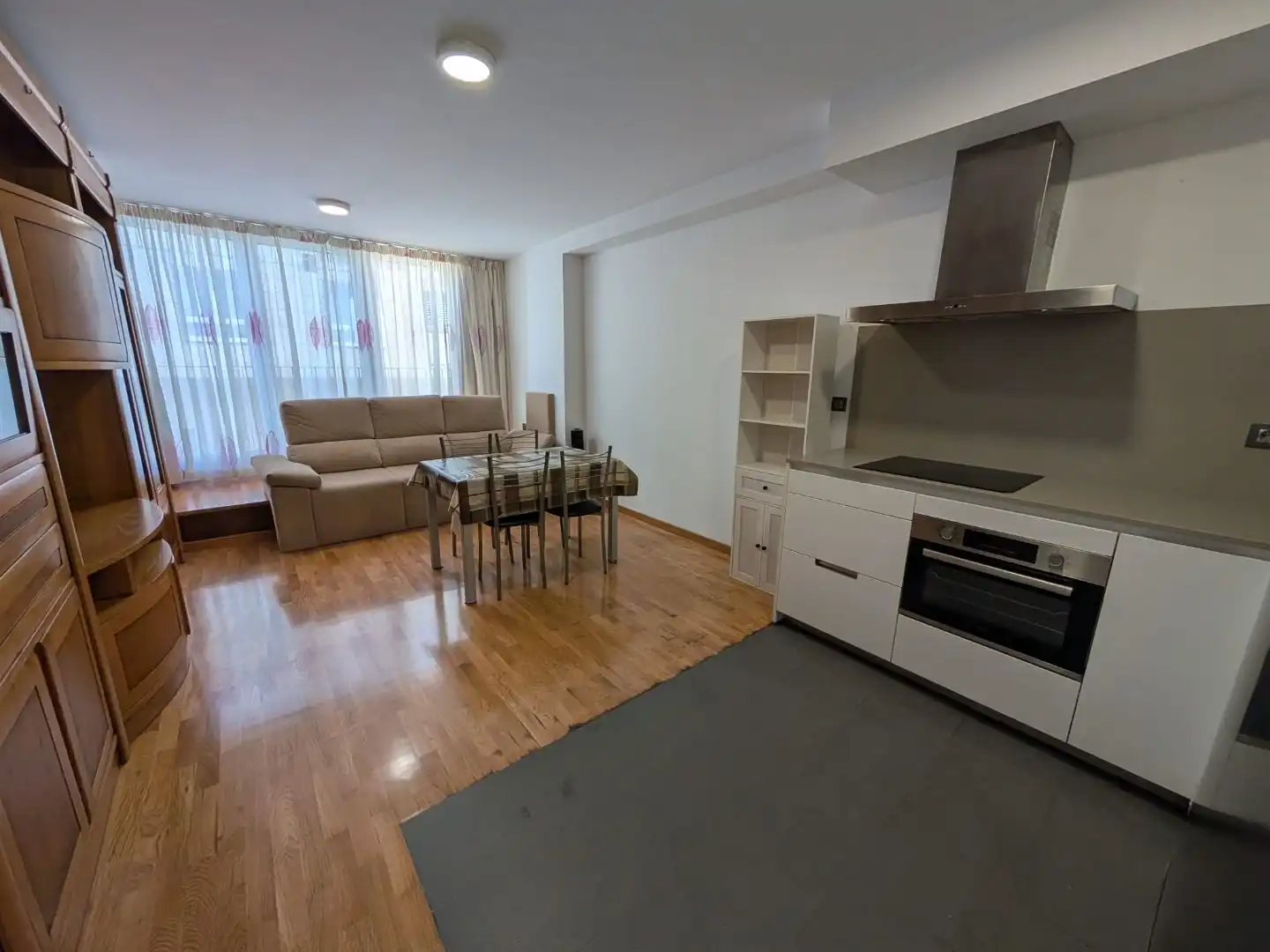 Pis de lloguer a Rúa Garrucha, 4, Liáns Sala d'estar de Pis de lloguer en Oleiros amb Calefacció, Parquet i Terrassa