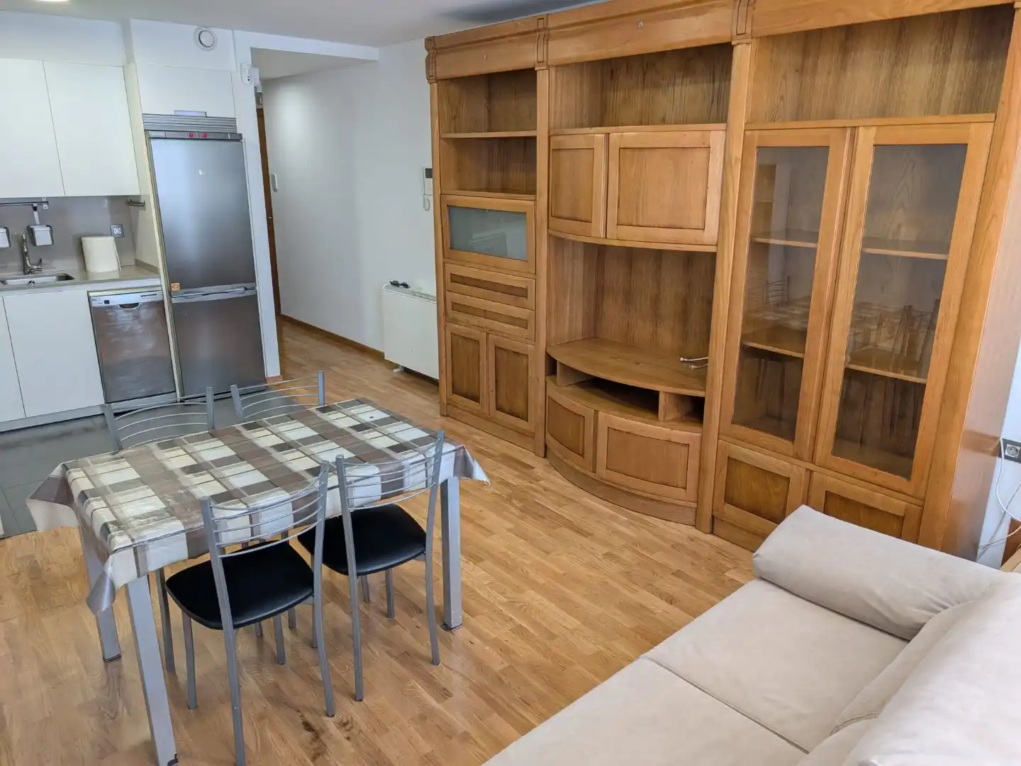 Pis de lloguer a Rúa Garrucha, 4, Liáns Sala d'estar de Pis de lloguer en Oleiros amb Calefacció, Parquet i Terrassa