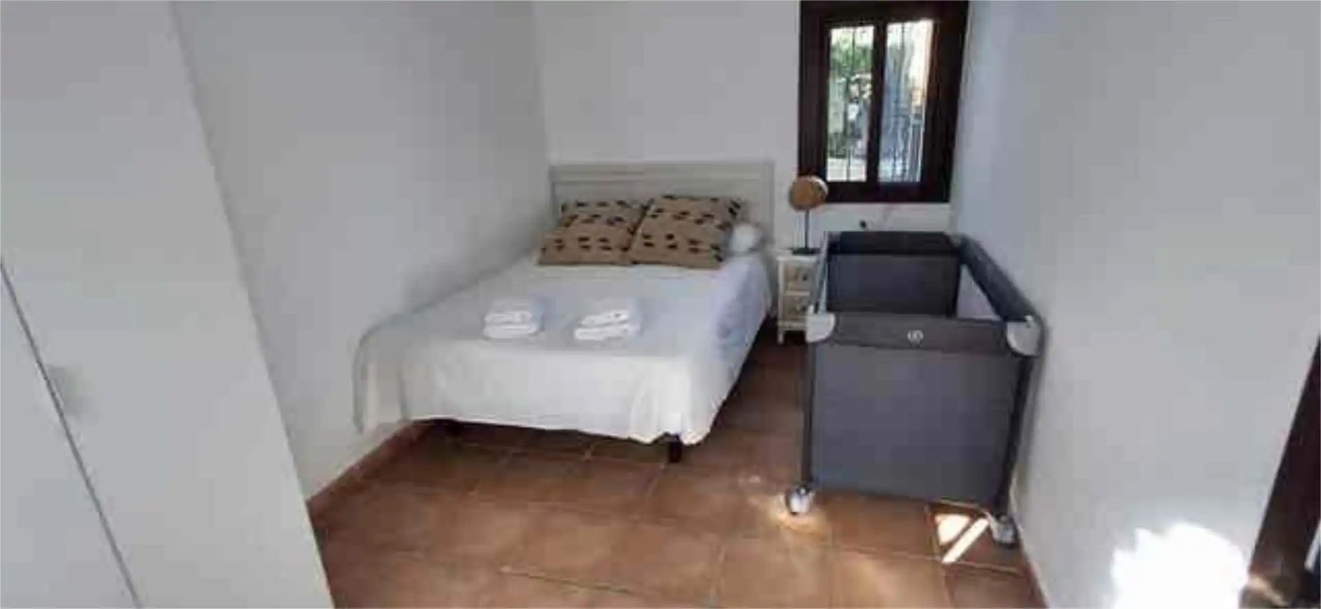 Habitación de Casa adosada de alquiler en Tarifa con Jardín privado, Terraza y Trastero