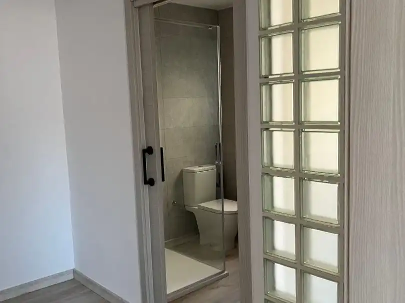 Badezimmer von Wohnung zum Verkauf in Sabadell