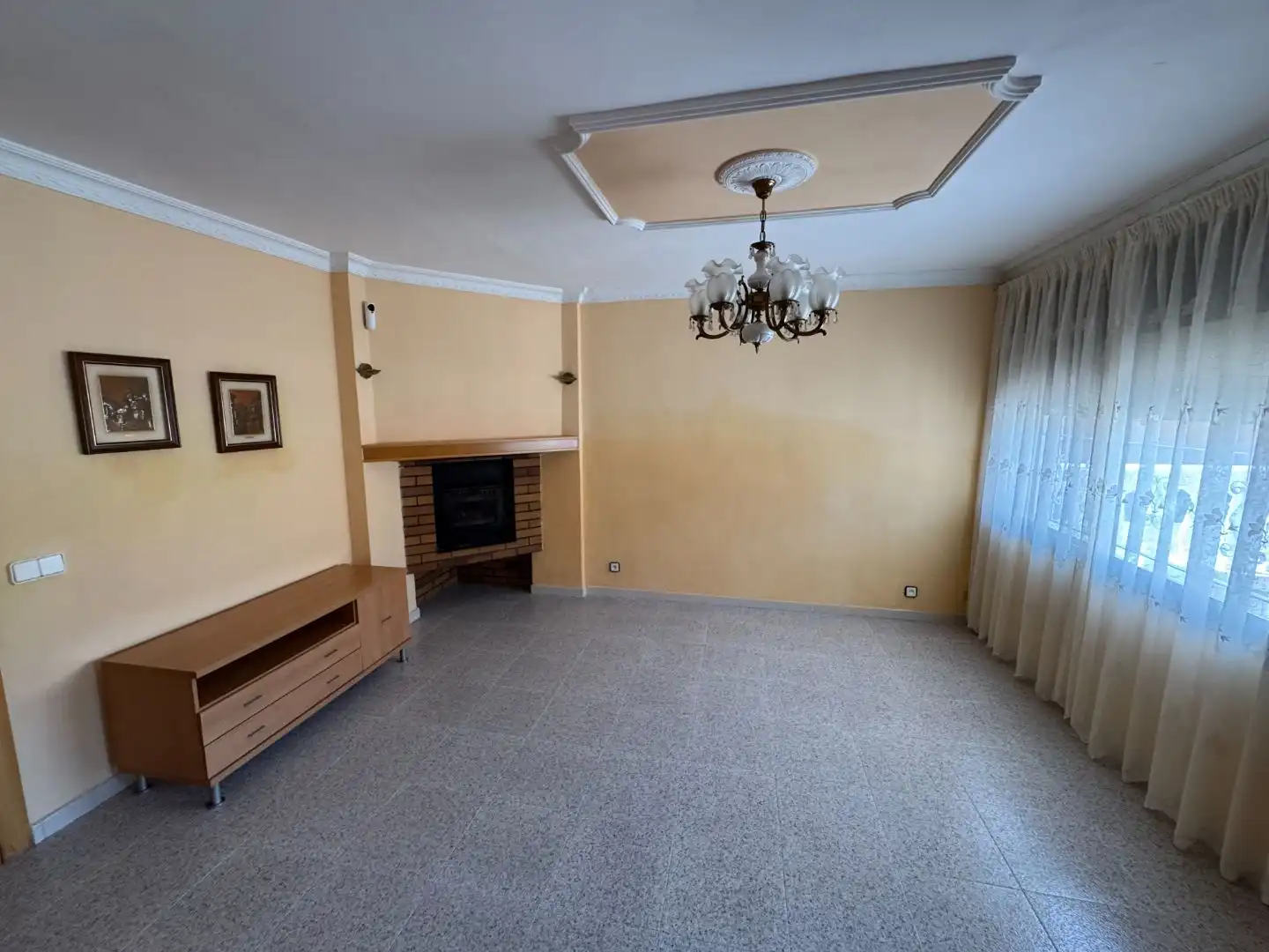 Casa adosada en venta en Carrer Centcelles, 2, Sant Salvador Sala de estar de Casa adosada en venta en Tarragona con Aire acondicionado, Calefacción y Jardín privado
