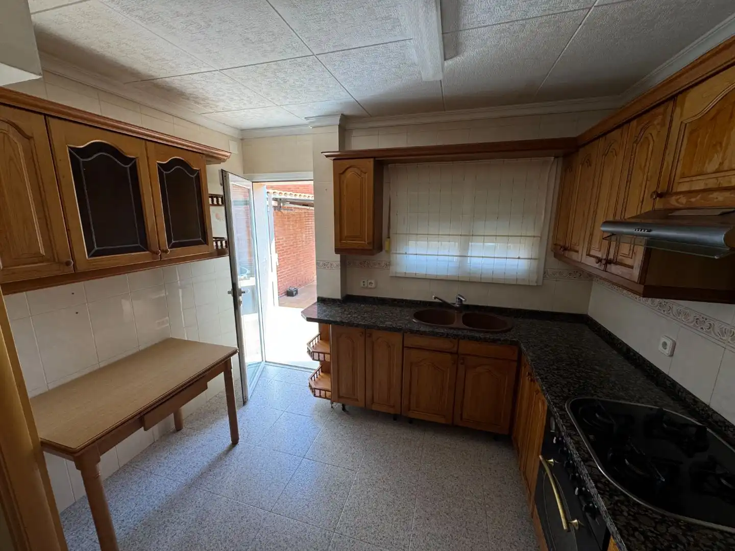 Casa adosada en venta en Carrer Centcelles, 2, Sant Salvador Cocina de Casa adosada en venta en Tarragona con Aire acondicionado, Calefacción y Jardín privado