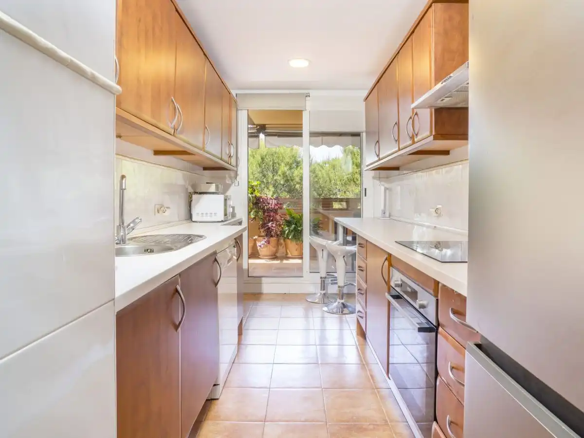 Apartament en venda a Arrabal la Caridad, 5b, La Carolina - Guadalpín Cuina de Apartament en venda en Marbella amb Aire condicionat, Terrassa i Piscina