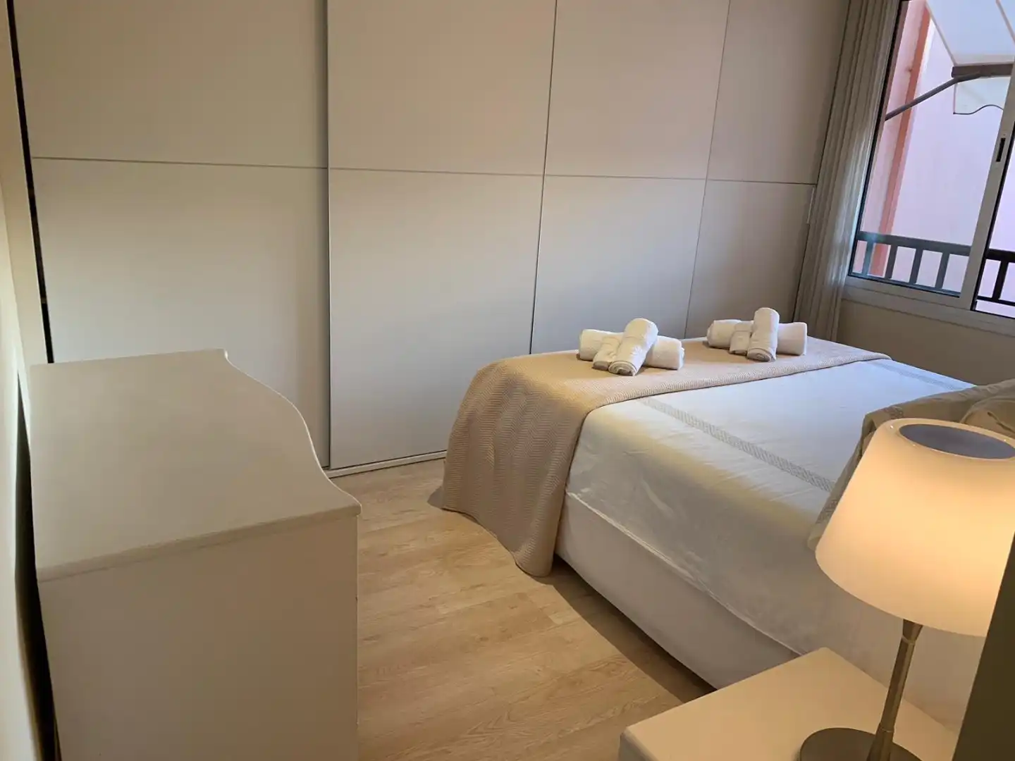 Apartament en venda a Arrabal la Caridad, 5b, La Carolina - Guadalpín Dormitori de Apartament en venda en Marbella amb Aire condicionat, Terrassa i Piscina