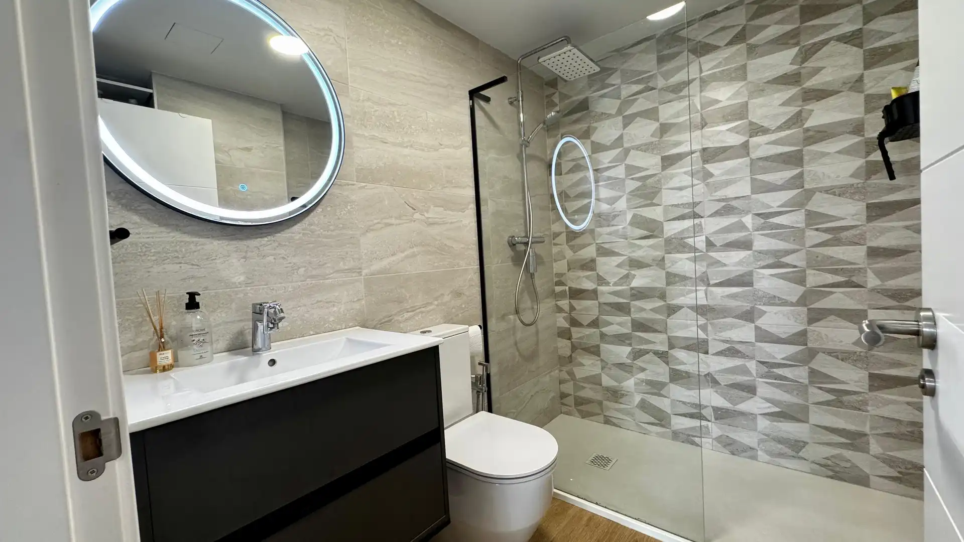 Flat for sale in Calle Murillo, 8, Soto de la Marina Bathroom of Flat for sale in Santa Cruz de Bezana with Heating, Terrace and Storage room