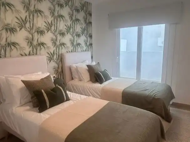 Habitación de Piso en venta en Fuengirola con Aire acondicionado, Terraza y Piscina