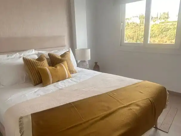 Habitación de Piso en venta en Fuengirola con Aire acondicionado, Terraza y Piscina