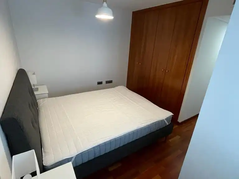 Pis de lloguer a Calle Tejares, 13, Carretas - Pajarita Dormitori de Pis de lloguer en Albacete amb Aire condicionat, Calefacció i Parquet