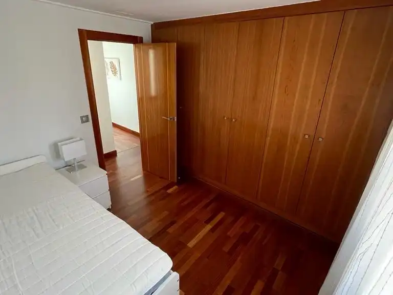 Pis de lloguer a Calle Tejares, 13, Carretas - Pajarita Dormitori de Pis de lloguer en Albacete amb Aire condicionat, Calefacció i Parquet