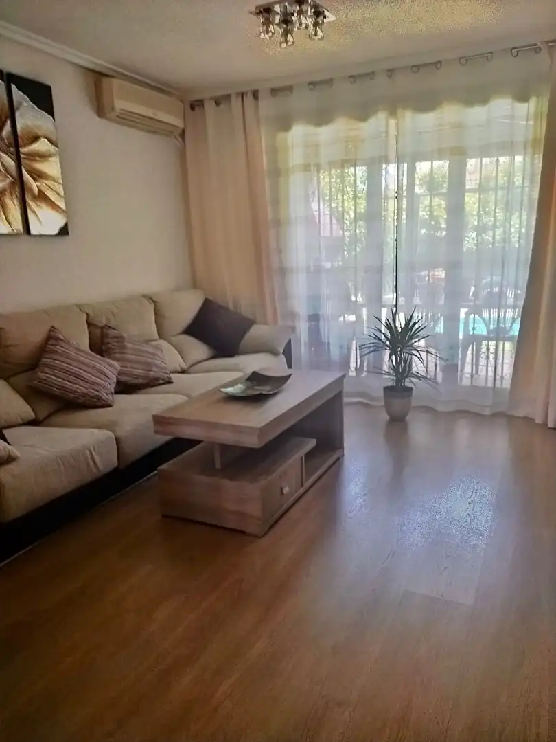 Casa o chalet en venta en Calle Monte Caro, 6, La Poveda Sala de estar de Casa o chalet en venta en Arganda del Rey con Aire acondicionado, Terraza y Piscina