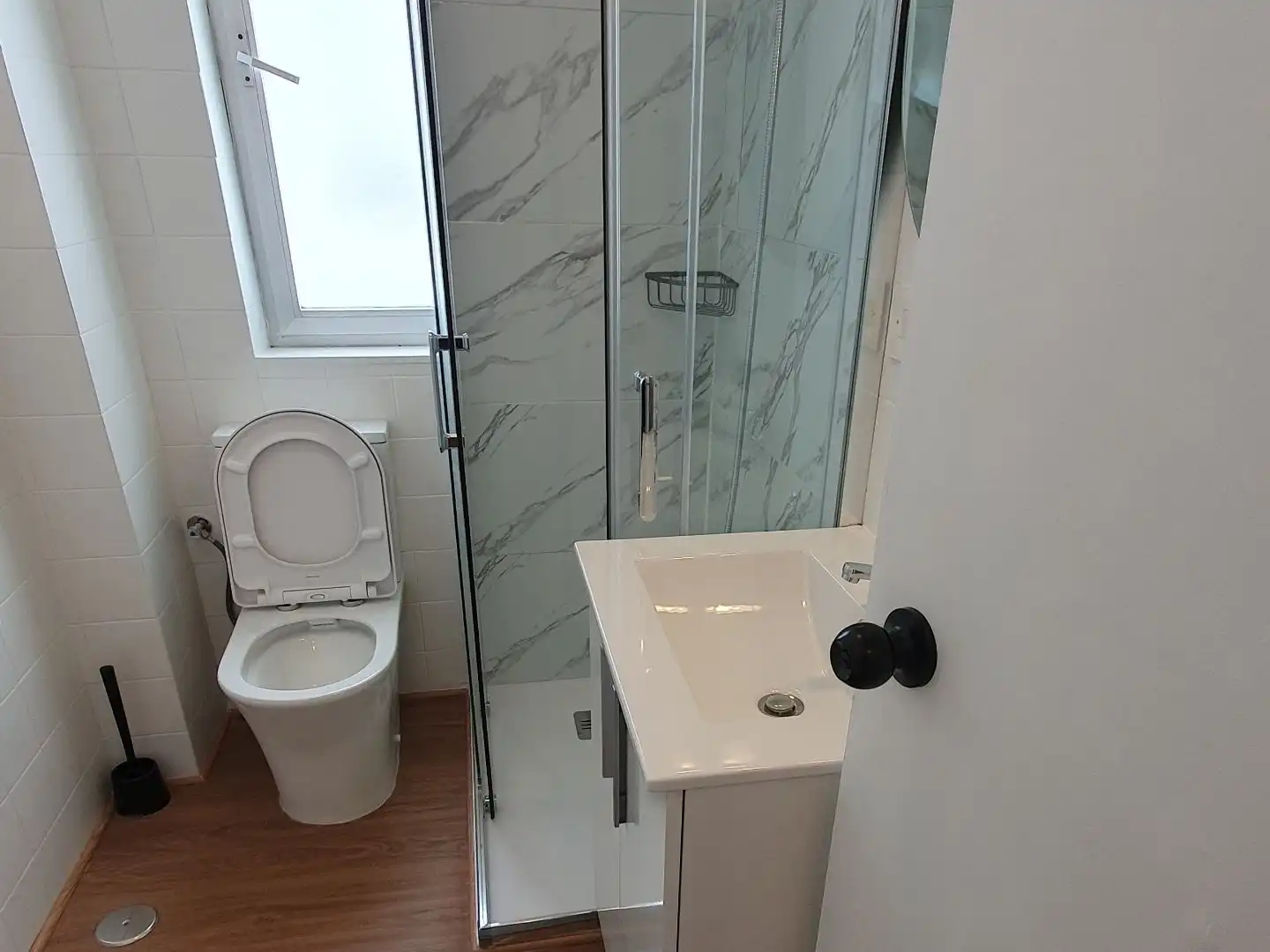 Flat for sale in Paseo Negrillos, 15, Zona Alta Bathroom of Flat for sale in Ponferrada with Heating, Parquet flooring and Storage room