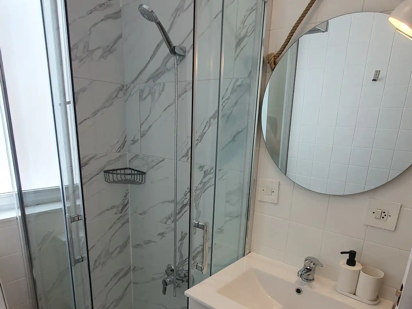 Flat for sale in Paseo Negrillos, 15, Zona Alta Bathroom of Flat for sale in Ponferrada with Heating, Parquet flooring and Storage room