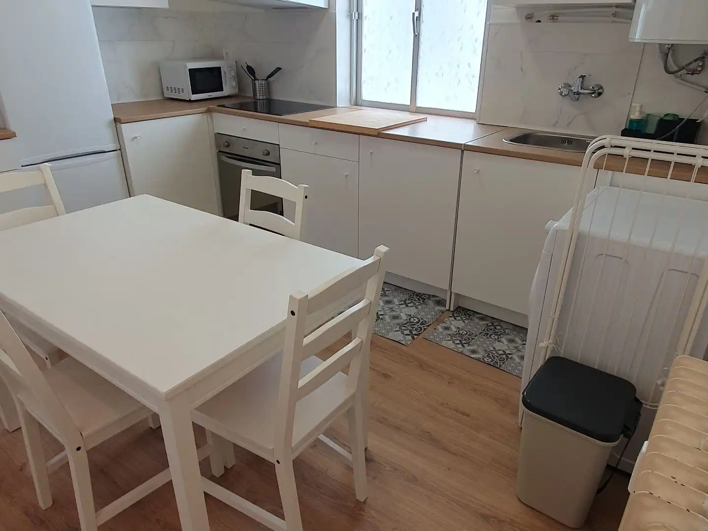 Flat for sale in Paseo Negrillos, 15, Zona Alta Kitchen of Flat for sale in Ponferrada with Heating, Parquet flooring and Storage room