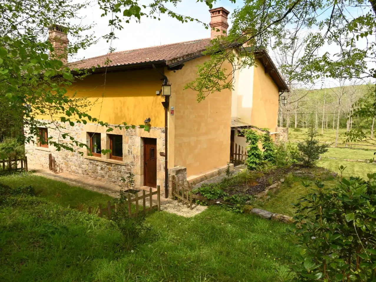 Casa o xalet en venda a Valdáliga Vista exterior de Casa o xalet en venda en Valdáliga amb Terrassa i Balcó
