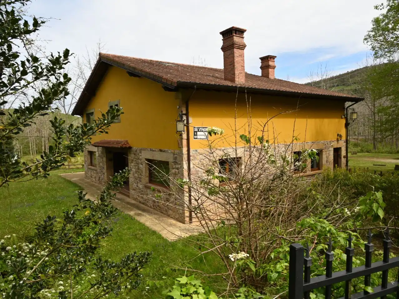 Casa o xalet en venda a Valdáliga Vista exterior de Casa o xalet en venda en Valdáliga amb Terrassa i Balcó