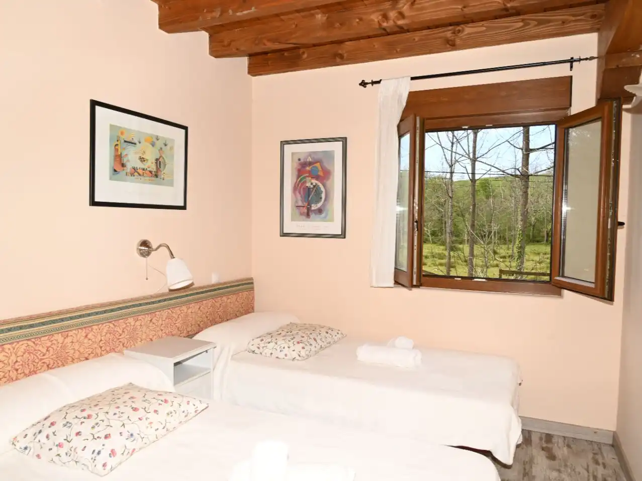 Casa o xalet en venda a Valdáliga Dormitori de Casa o xalet en venda en Valdáliga amb Terrassa i Balcó