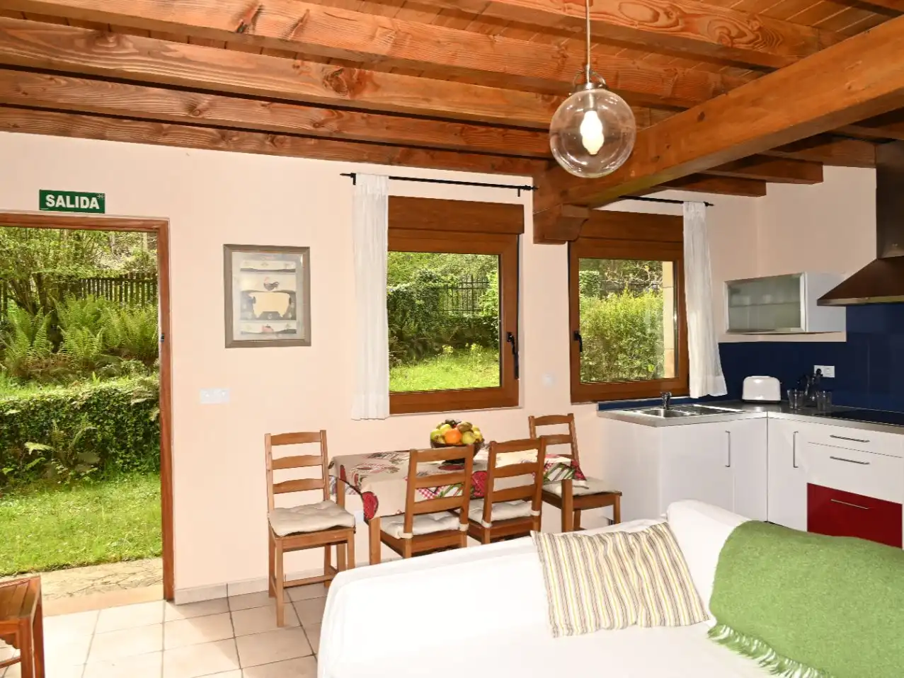 Casa o xalet en venda a Valdáliga Menjador de Casa o xalet en venda en Valdáliga amb Terrassa i Balcó