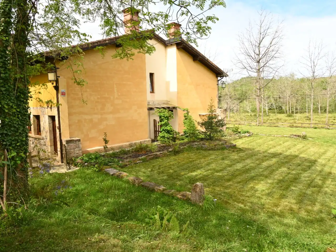 Casa o xalet en venda a Valdáliga Vista exterior de Casa o xalet en venda en Valdáliga amb Terrassa i Balcó