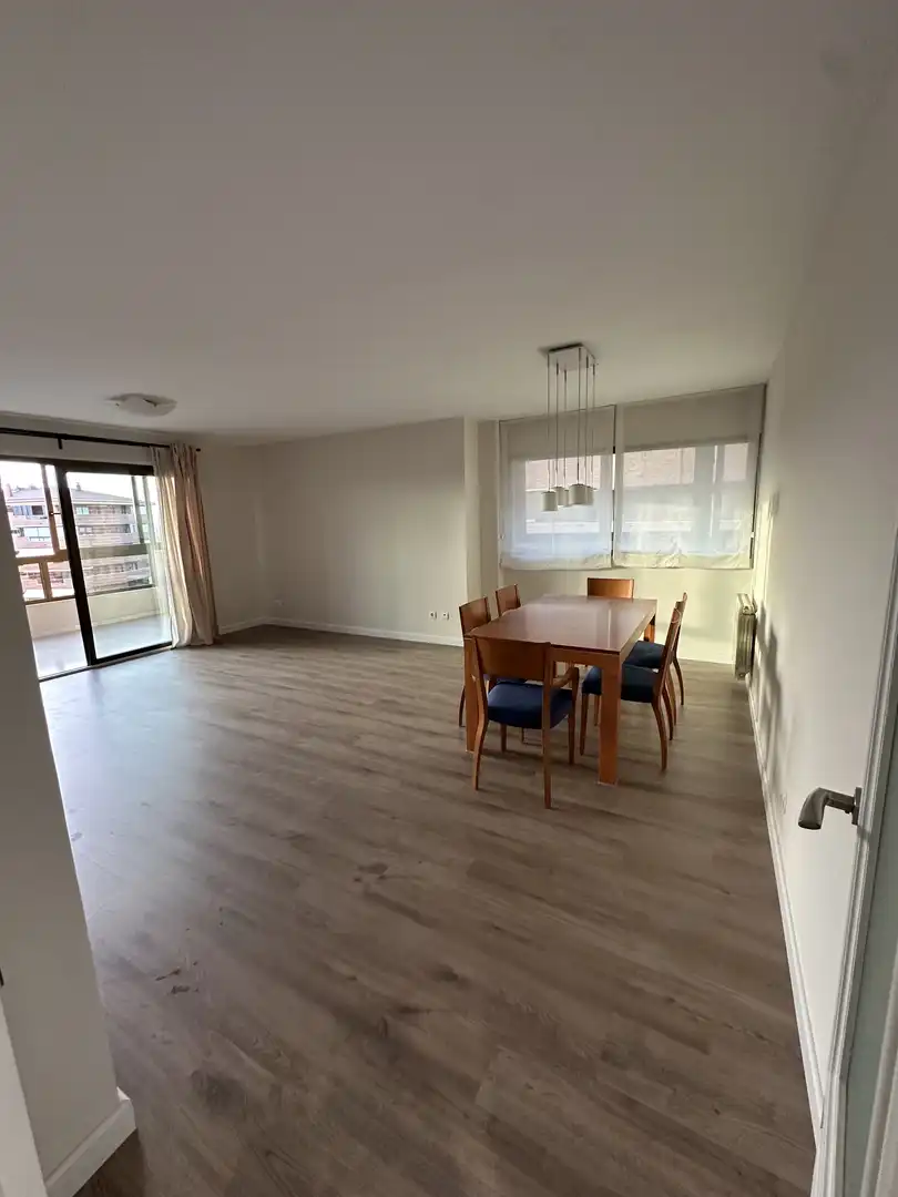 Piso de alquiler en Calle Madre Teresa de Calcuta, 4, Vistahermosa Comedor de Piso de alquiler en Alicante / Alacant con Aire acondicionado, Calefacción y Jardín privado