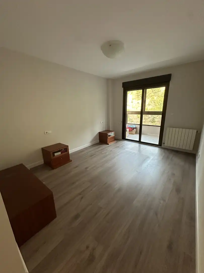 Piso de alquiler en Calle Madre Teresa de Calcuta, 4, Vistahermosa Habitación de Piso de alquiler en Alicante / Alacant con Aire acondicionado, Calefacción y Jardín privado