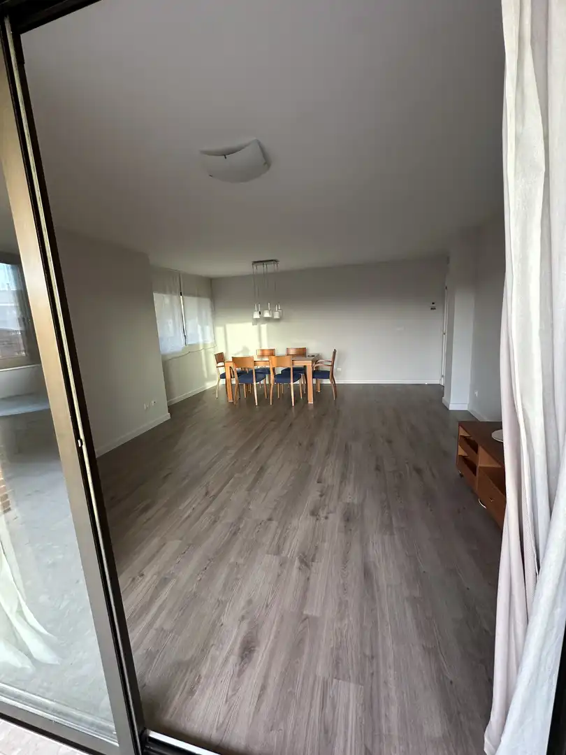Piso de alquiler en Calle Madre Teresa de Calcuta, 4, Vistahermosa Comedor de Piso de alquiler en Alicante / Alacant con Aire acondicionado, Calefacción y Jardín privado