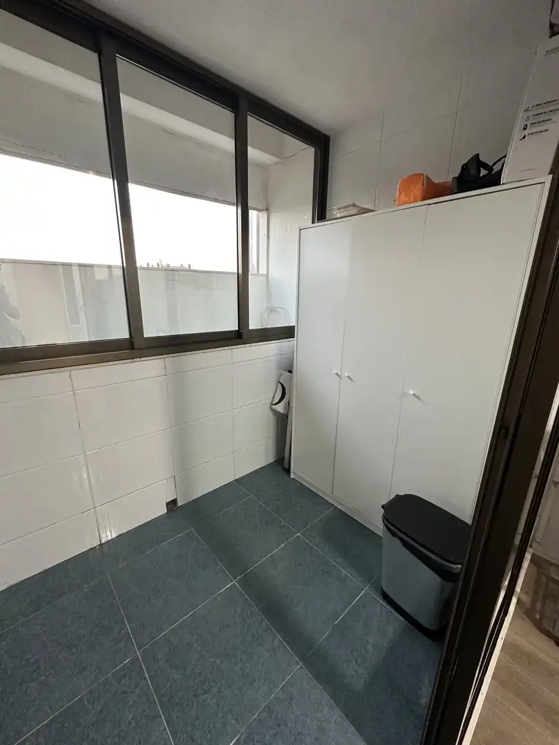 Piso de alquiler en Calle Madre Teresa de Calcuta, 4, Vistahermosa Baño de Piso de alquiler en Alicante / Alacant con Aire acondicionado, Calefacción y Jardín privado