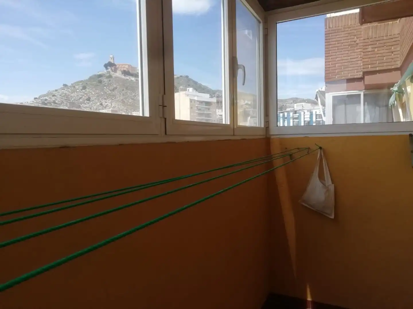 Vista exterior de Pis de lloguer en Cullera amb Calefacció, Moblat i Balcó