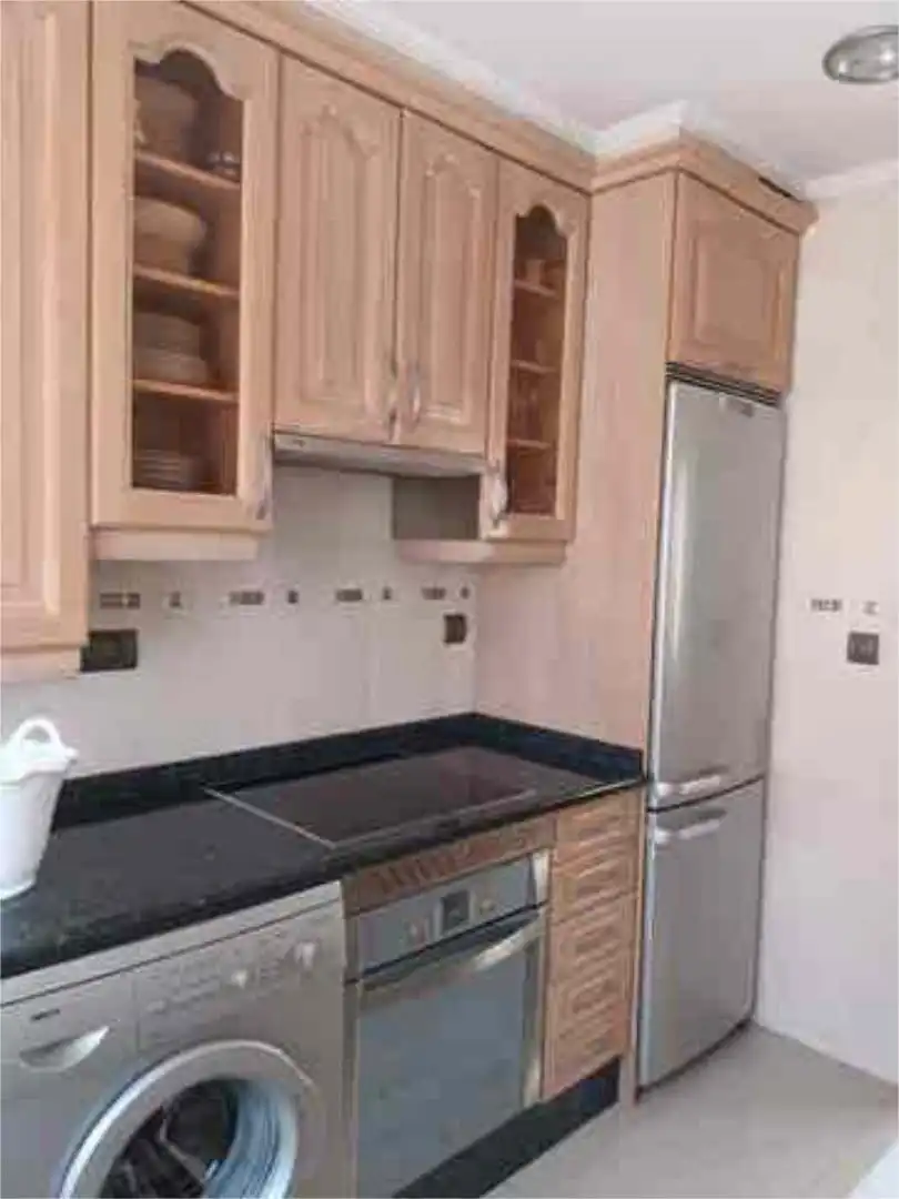 Cocina de Piso de alquiler en Gijón  con Calefacción