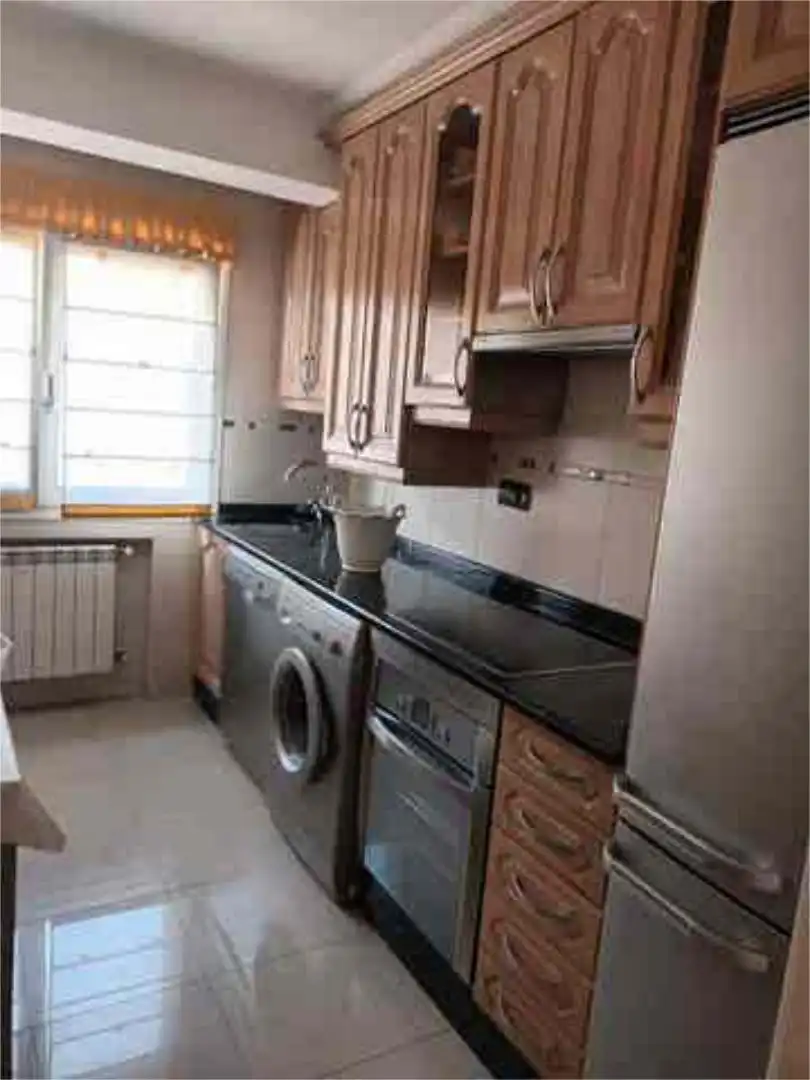 Cocina de Piso de alquiler en Gijón  con Calefacción