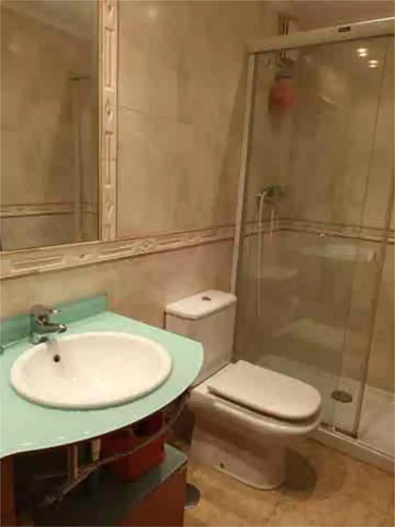 Baño de Piso de alquiler en Gijón  con Calefacción