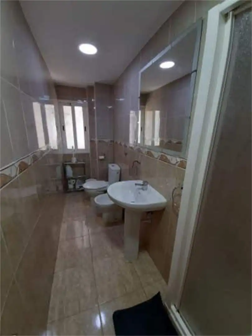 Apartments for rent in Plaza de Toros Bathroom of Apartments for rent in Granada with Heating and Terrace