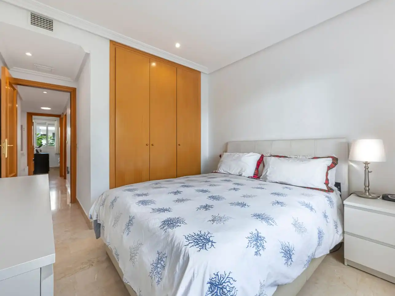Schlafzimmer von Wohnung zum Verkauf in Estepona mit Klimaanlage, Terrasse und Schwimmbad