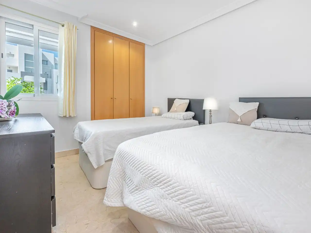 Schlafzimmer von Wohnung zum Verkauf in Estepona mit Klimaanlage, Terrasse und Schwimmbad