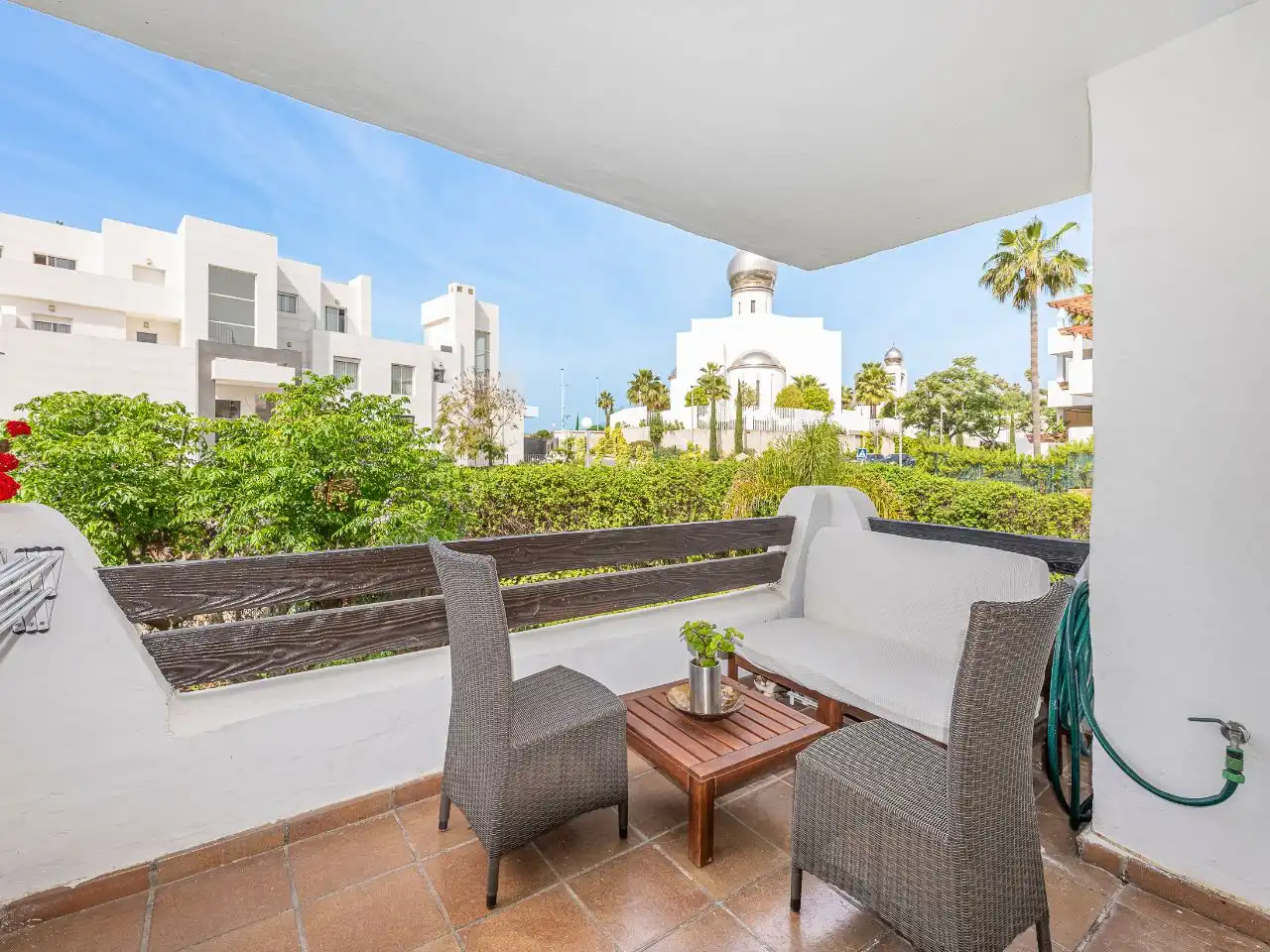 Terrasse von Wohnung zum Verkauf in Estepona mit Klimaanlage, Terrasse und Schwimmbad