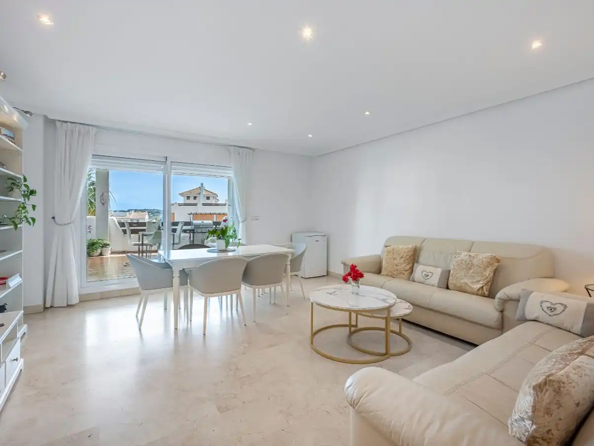 Wohnzimmer von Wohnung zum Verkauf in Estepona mit Klimaanlage, Terrasse und Schwimmbad