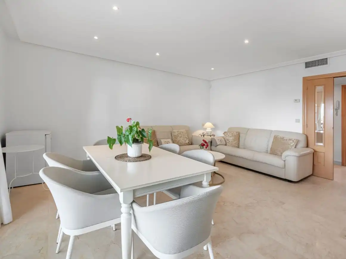 Wohnzimmer von Wohnung zum Verkauf in Estepona mit Klimaanlage, Terrasse und Schwimmbad