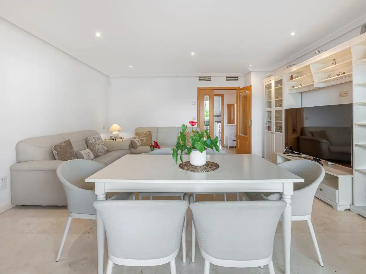 Esszimmer von Wohnung zum Verkauf in Estepona mit Klimaanlage, Terrasse und Schwimmbad