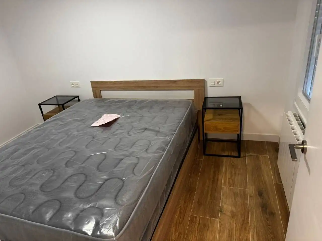 Habitación de Piso de alquiler en Zaragoza con Aire acondicionado, Parquet y Amueblado