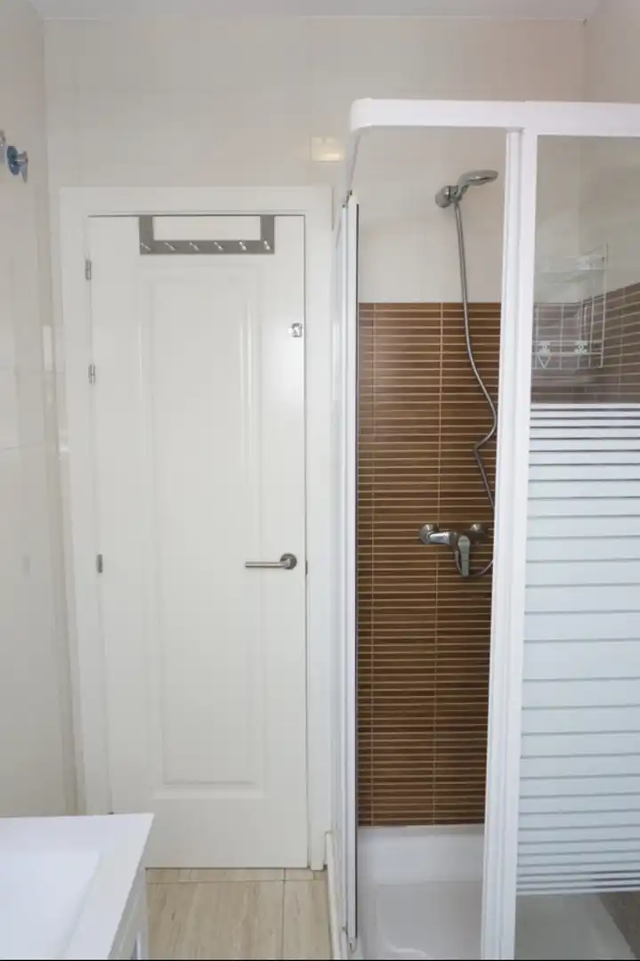 Flat for rent in Calle Doctor Jiménez Díaz, Virgen del Mar Bathroom of Flat for rent in Rota with Air Conditioner, Storage room and Furnished