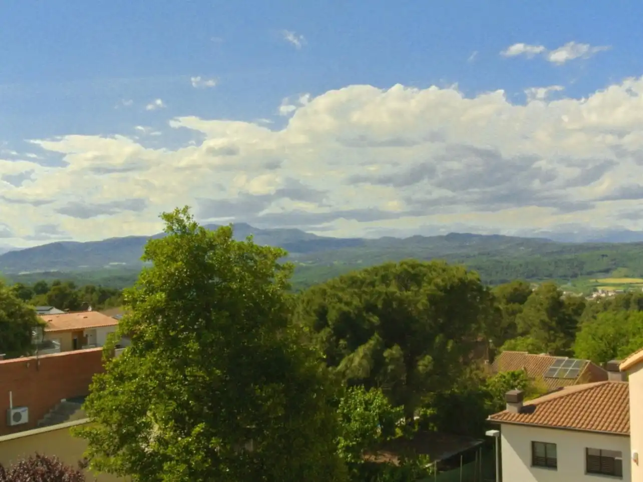 Einfamilien-Reihenhaus zum Verkauf in Girona Capital mit Terrasse und Balkon