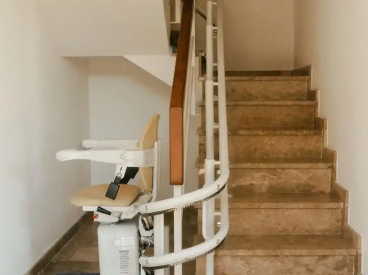Einfamilien-Reihenhaus zum Verkauf in Girona Capital mit Terrasse und Balkon