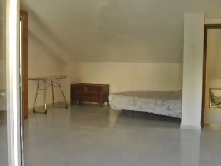 Schlafzimmer von Einfamilien-Reihenhaus zum Verkauf in Girona Capital mit Terrasse und Balkon