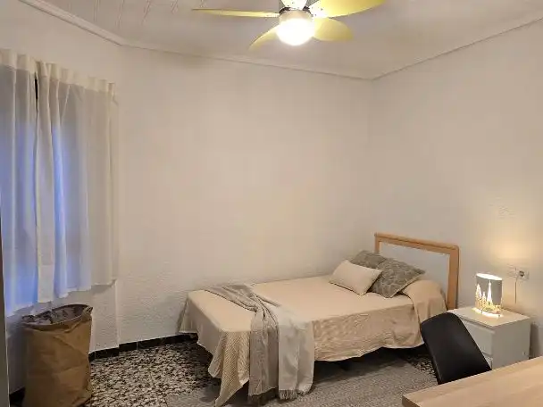 Habitación de Piso para compartir en Elche / Elx con Amueblado y Balcón