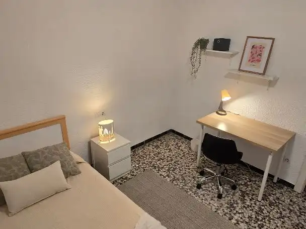 Habitación de Piso para compartir en Elche / Elx con Amueblado y Balcón