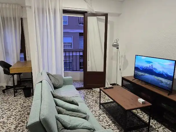 Sala de estar de Piso para compartir en Elche / Elx con Amueblado y Balcón