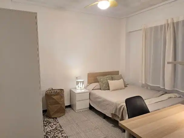 Habitación de Piso para compartir en Elche / Elx con Amueblado y Balcón
