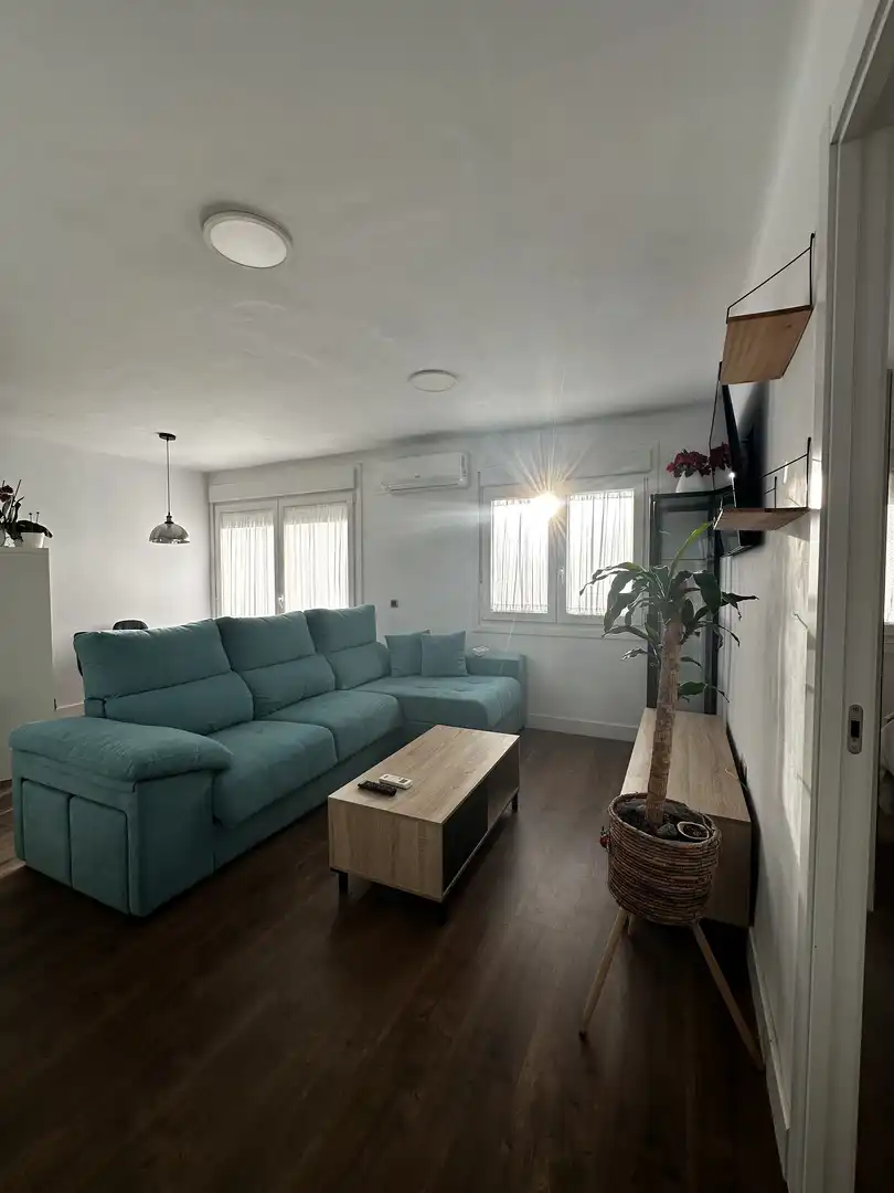 Piso de alquiler en Avenida de la Bondad, 3, Centro Sala de estar de Piso de alquiler en Cáceres con Aire acondicionado, Calefacción y Amueblado