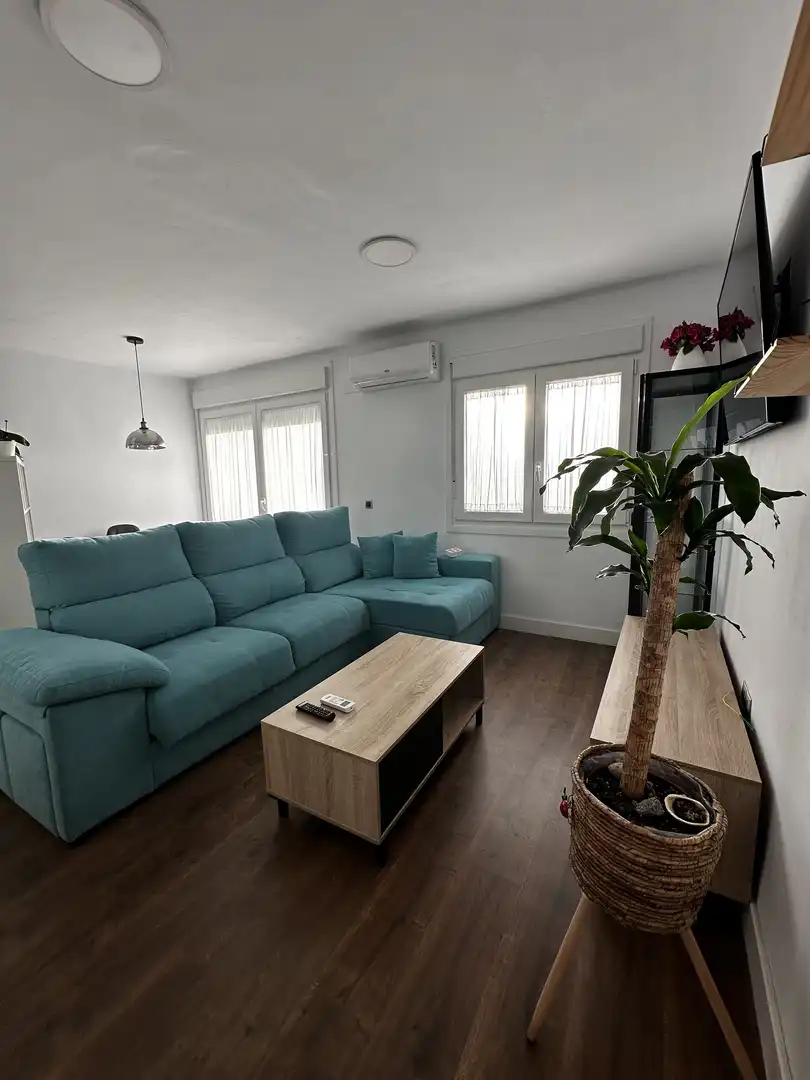 Piso de alquiler en Avenida de la Bondad, 3, Centro Sala de estar de Piso de alquiler en Cáceres con Aire acondicionado, Calefacción y Amueblado