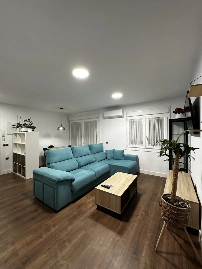 Piso de alquiler en Avenida de la Bondad, 3, Centro Sala de estar de Piso de alquiler en Cáceres con Aire acondicionado, Calefacción y Amueblado